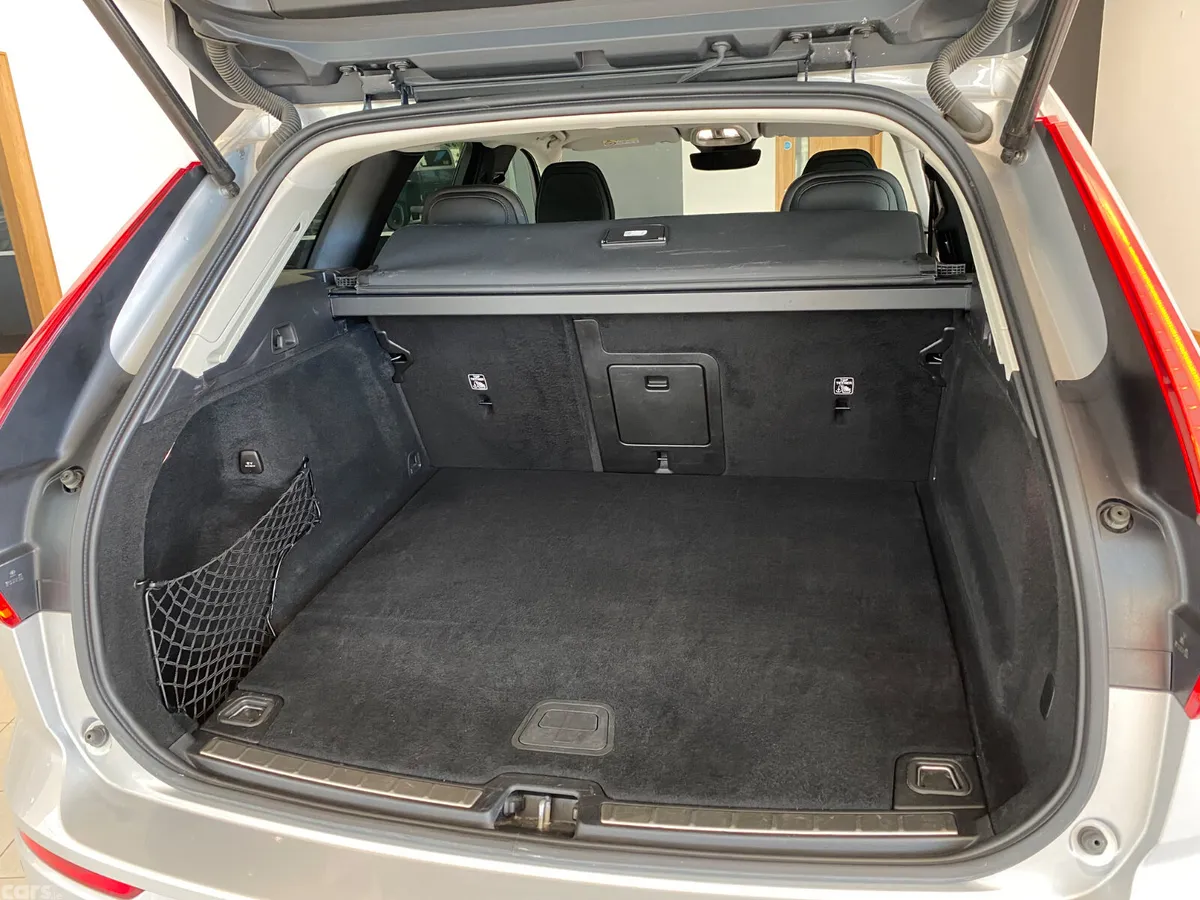 Volvo XC60 SUV, Petrol Plug-in Hybrid, 2023, Grey