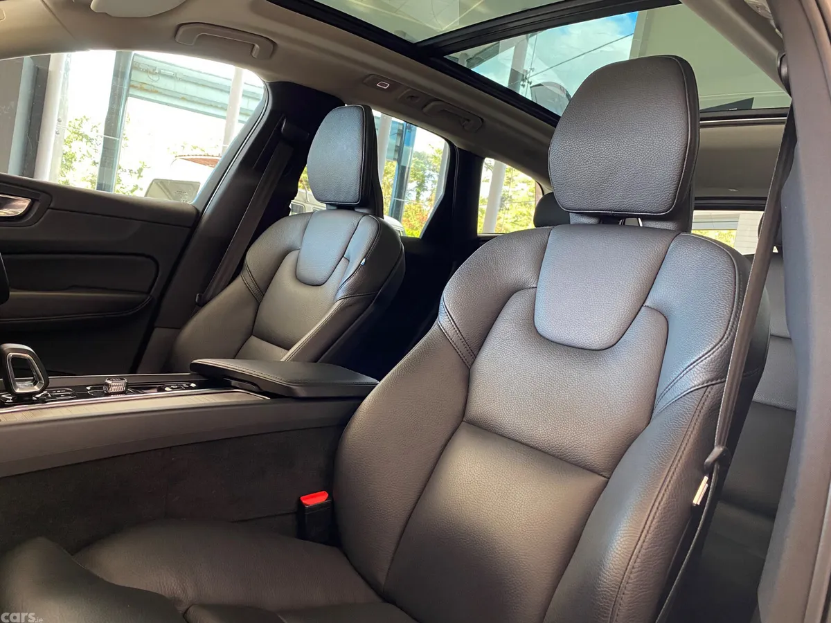 Volvo XC60 SUV, Petrol Plug-in Hybrid, 2023, Grey