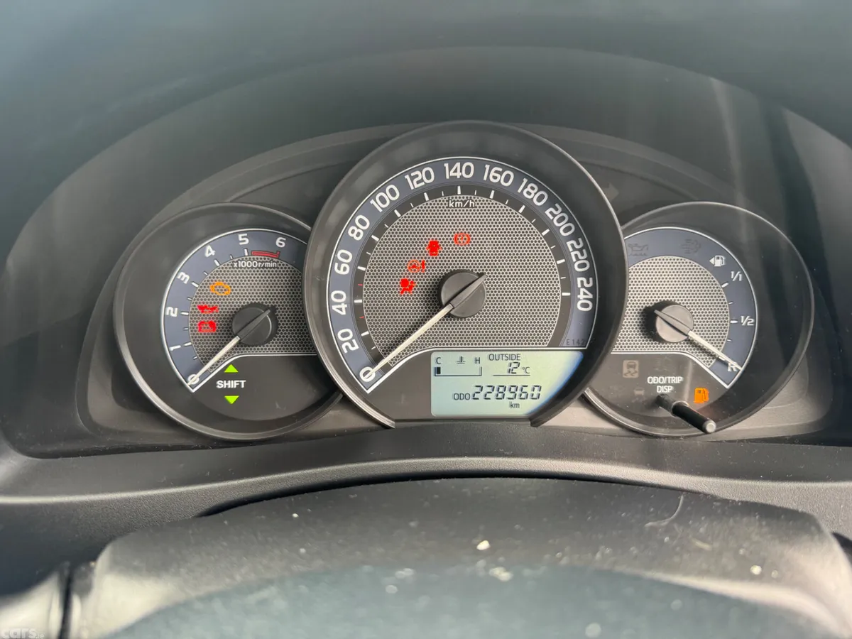 Toyota Auris Hatchback, Diesel, 2013, Grey