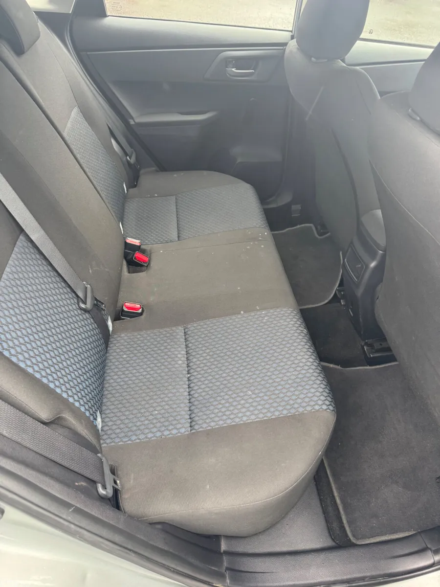 Toyota Auris Hatchback, Diesel, 2013, Grey