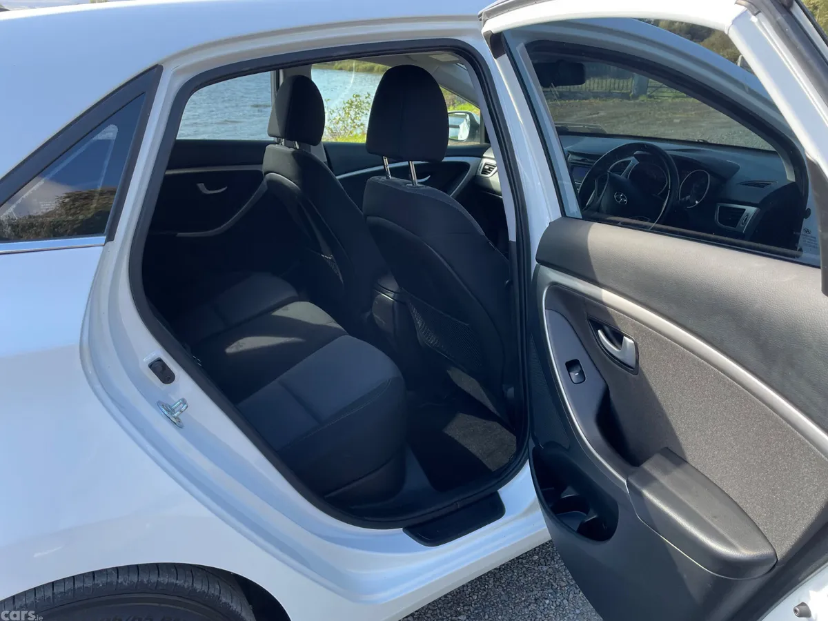 Hyundai i30 Hatchback, Diesel, 2015, White