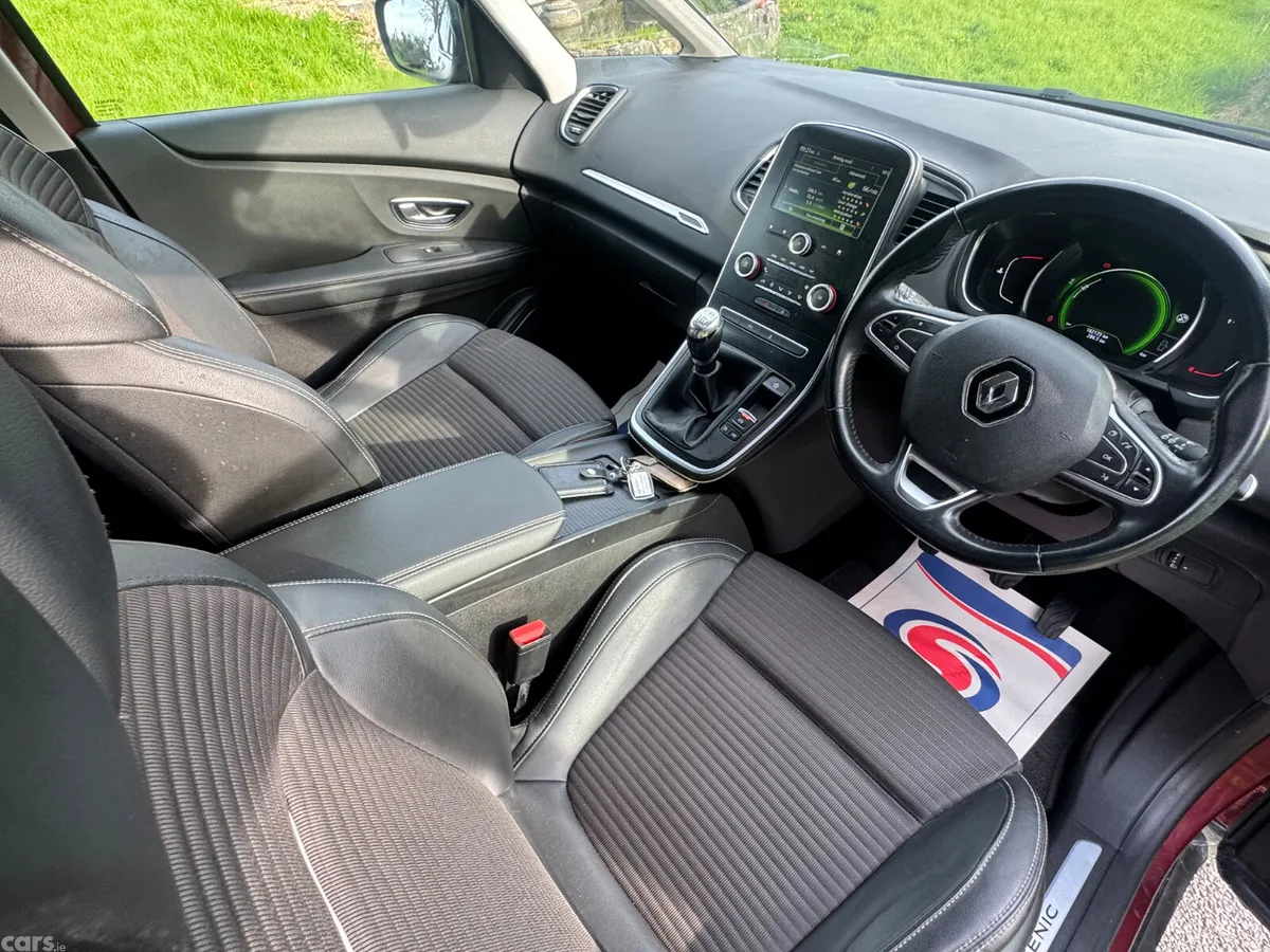 Renault Scenic MPV, Diesel, 2018, Red