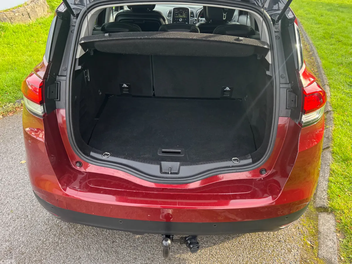 Renault Scenic MPV, Diesel, 2018, Red