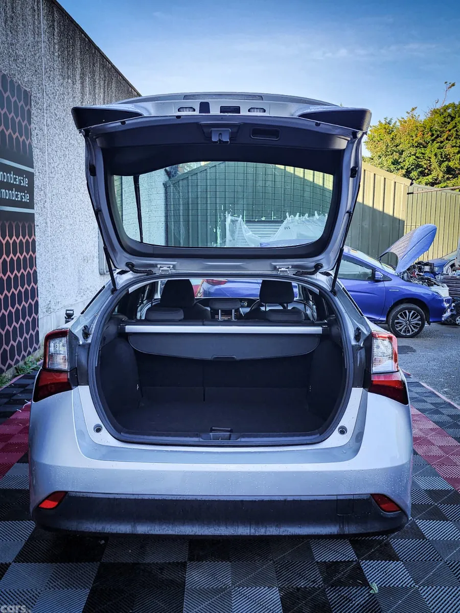 Toyota Prius Hatchback, Petrol, 2020, Silver