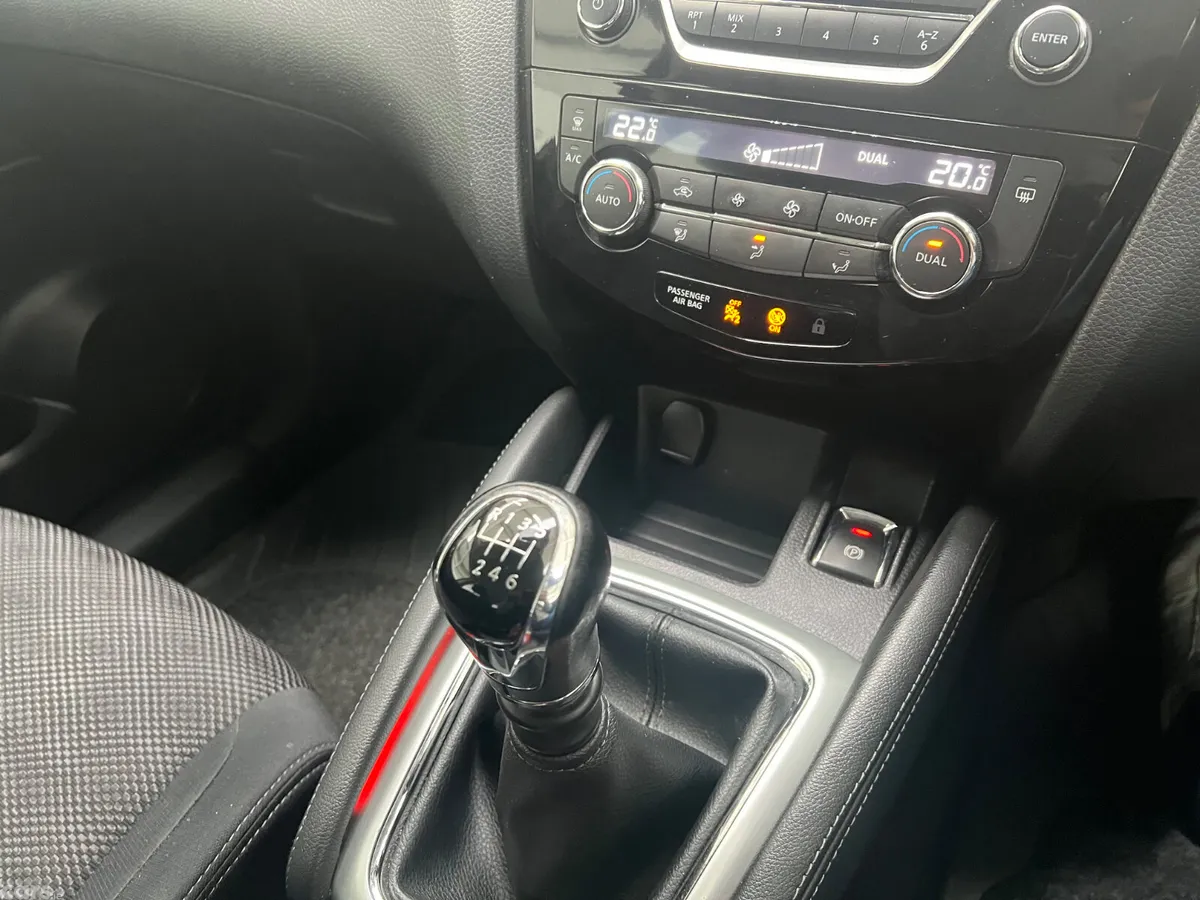 Nissan Qashqai SUV, Diesel, 2017, Blue