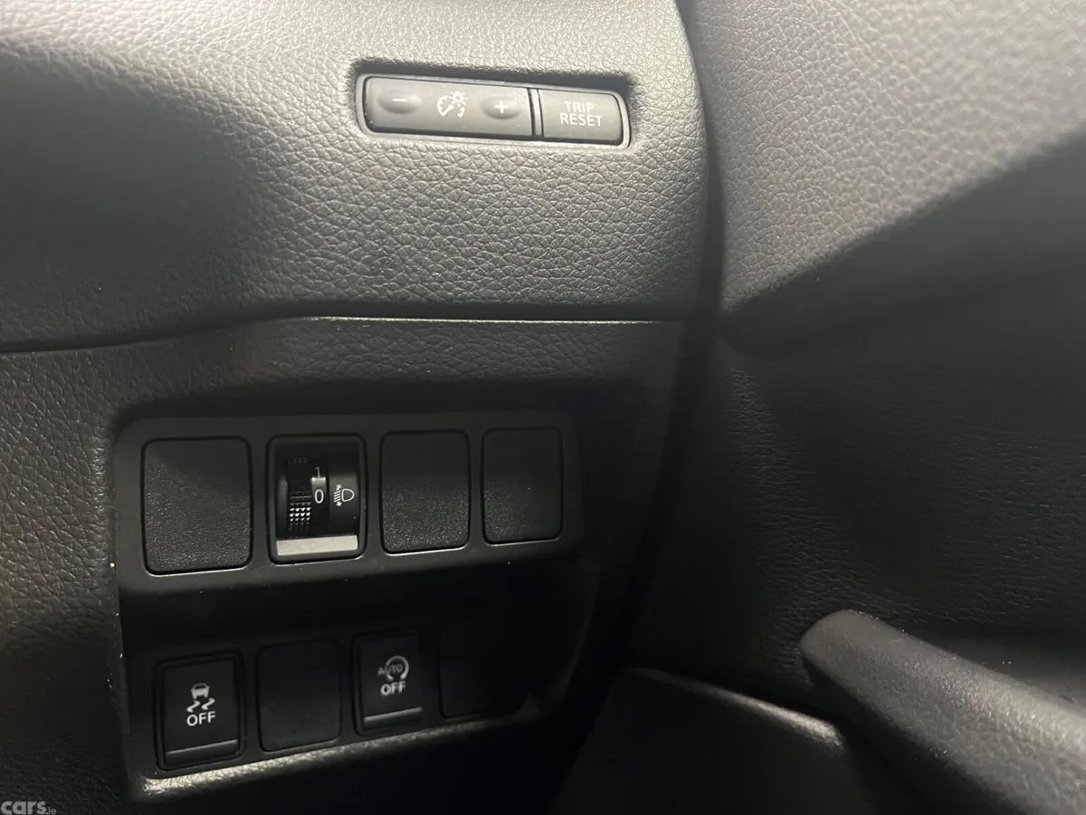 Nissan Qashqai SUV, Diesel, 2017, Blue