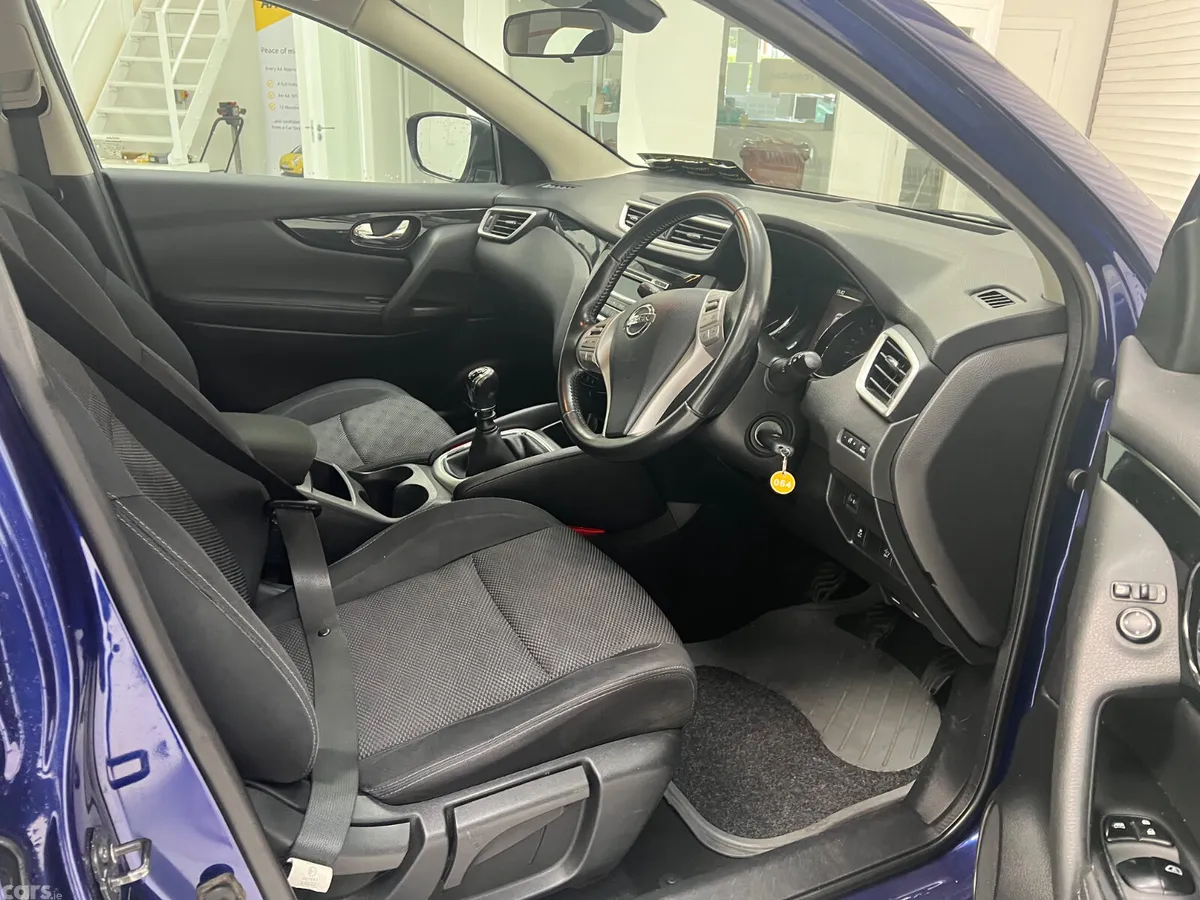 Nissan Qashqai SUV, Diesel, 2017, Blue