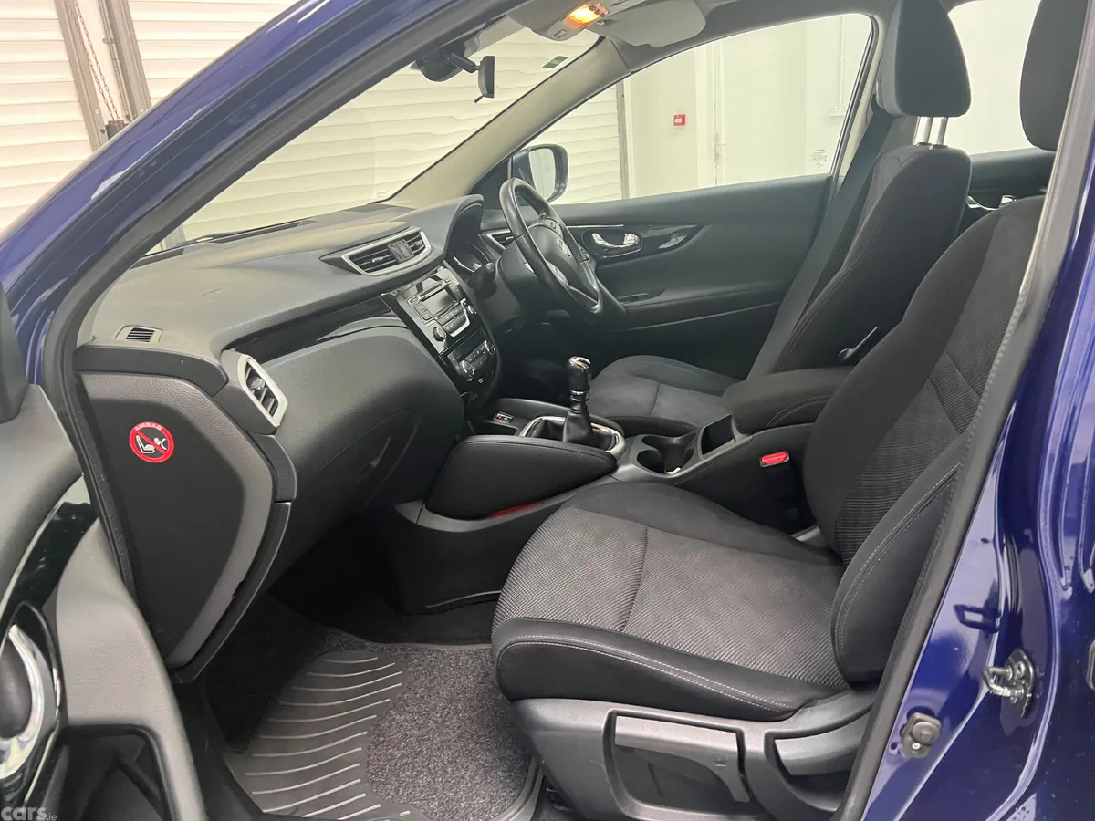 Nissan Qashqai SUV, Diesel, 2017, Blue