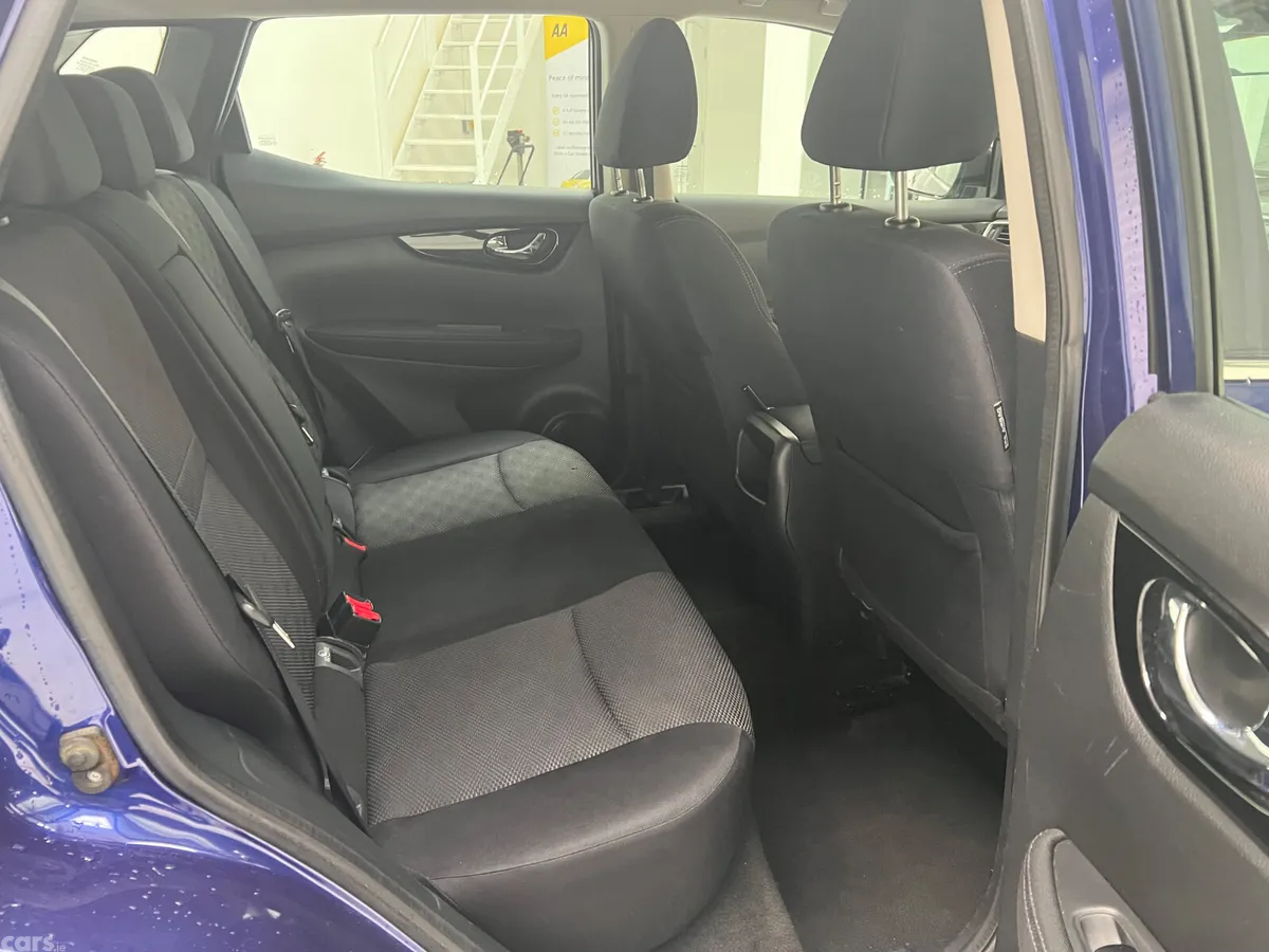 Nissan Qashqai SUV, Diesel, 2017, Blue