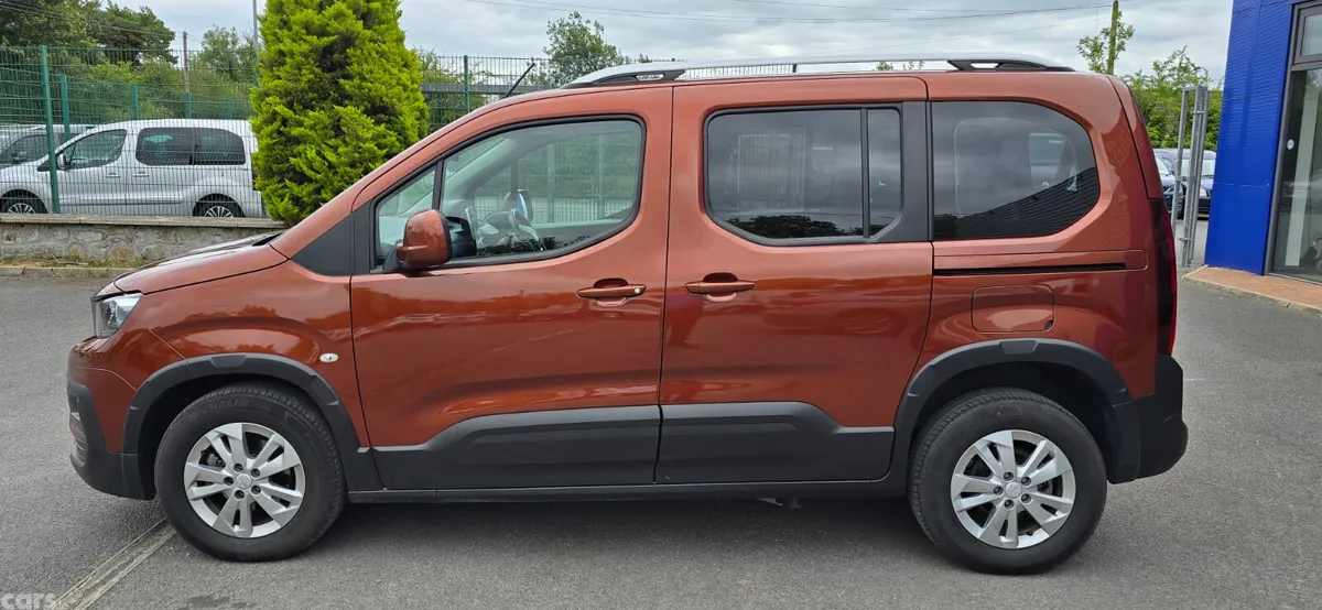 Peugeot Rifter MPV, Diesel, 2021, Brown