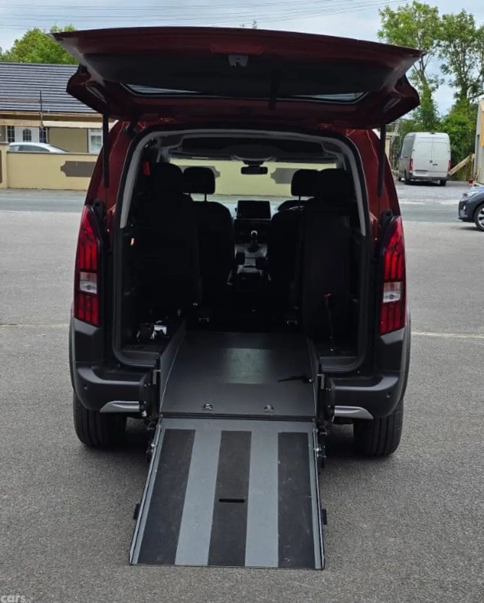 Peugeot Rifter MPV, Diesel, 2021, Brown