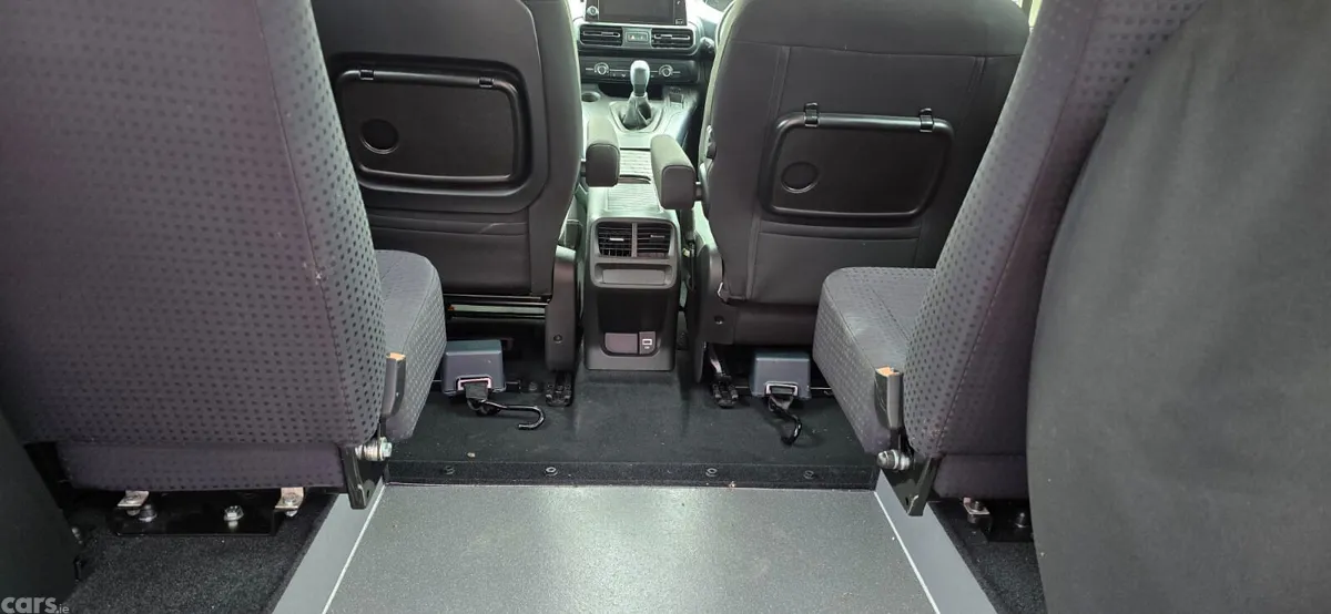 Peugeot Rifter MPV, Diesel, 2021, Brown