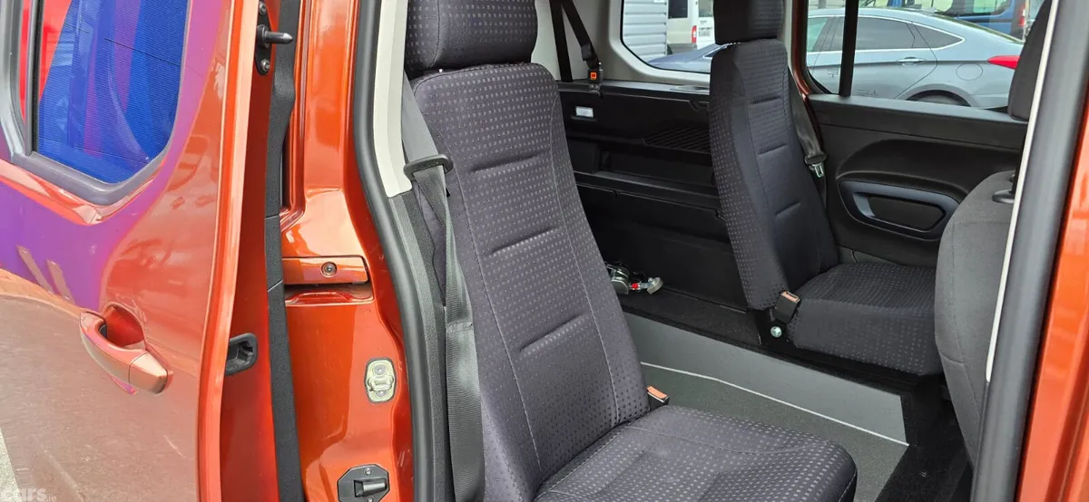 Peugeot Rifter MPV, Diesel, 2021, Brown