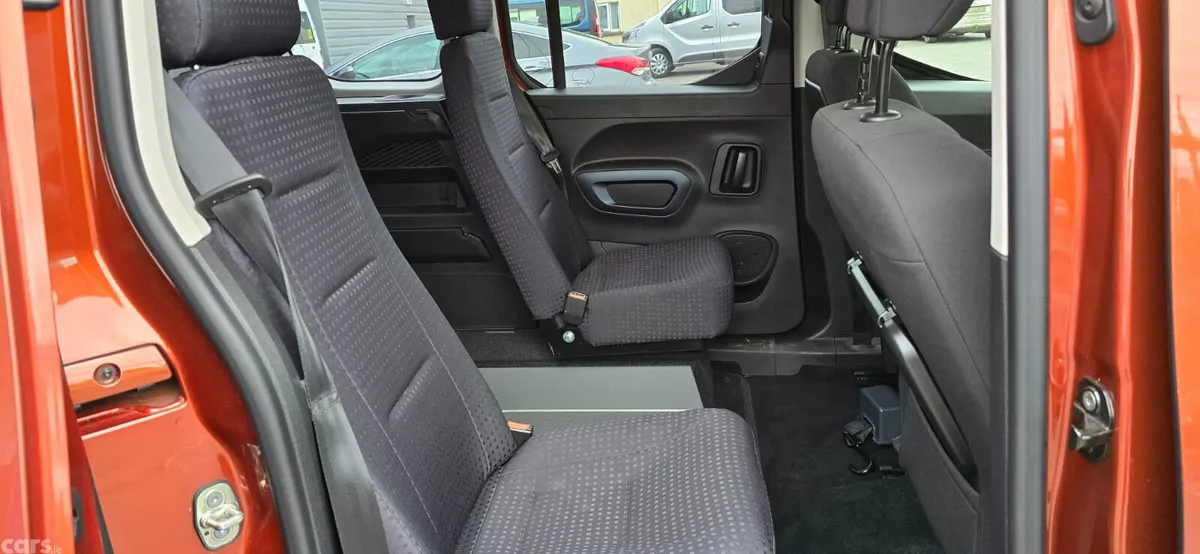 Peugeot Rifter MPV, Diesel, 2021, Brown