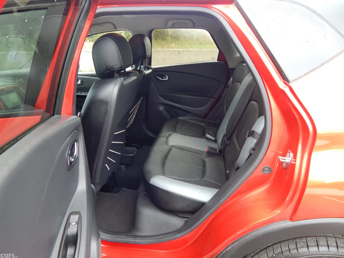 Renault Captur Hatchback, Diesel, 2017, Red
