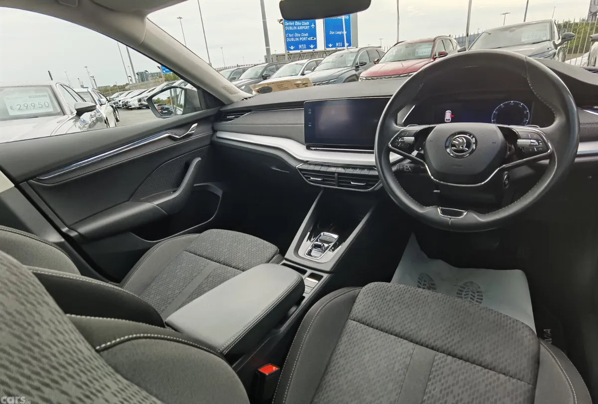 Skoda Octavia Estate, Diesel, 2022, Grey