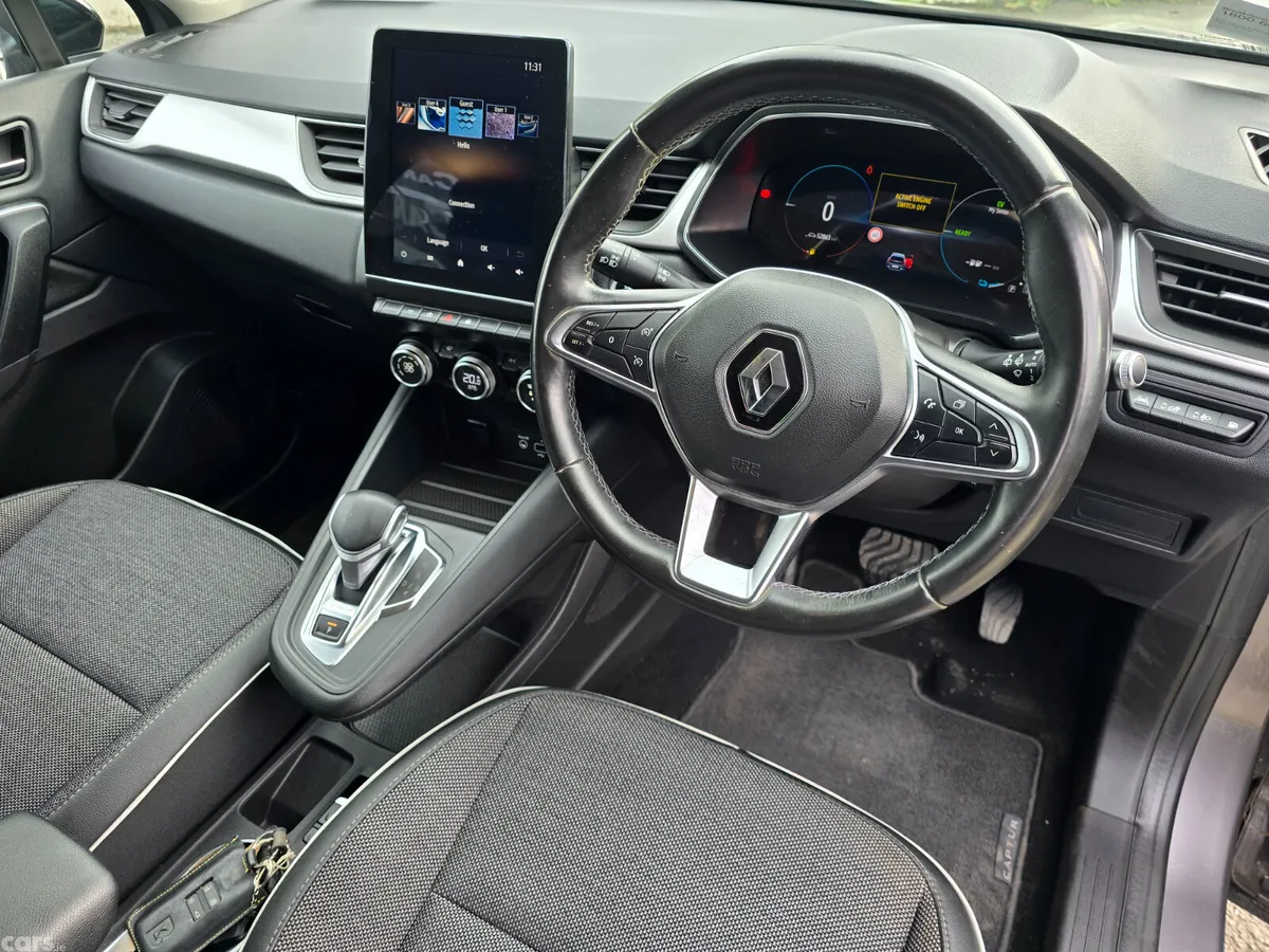 Renault Captur Hatchback, Petrol Plug-in Hybrid, 2021, Grey