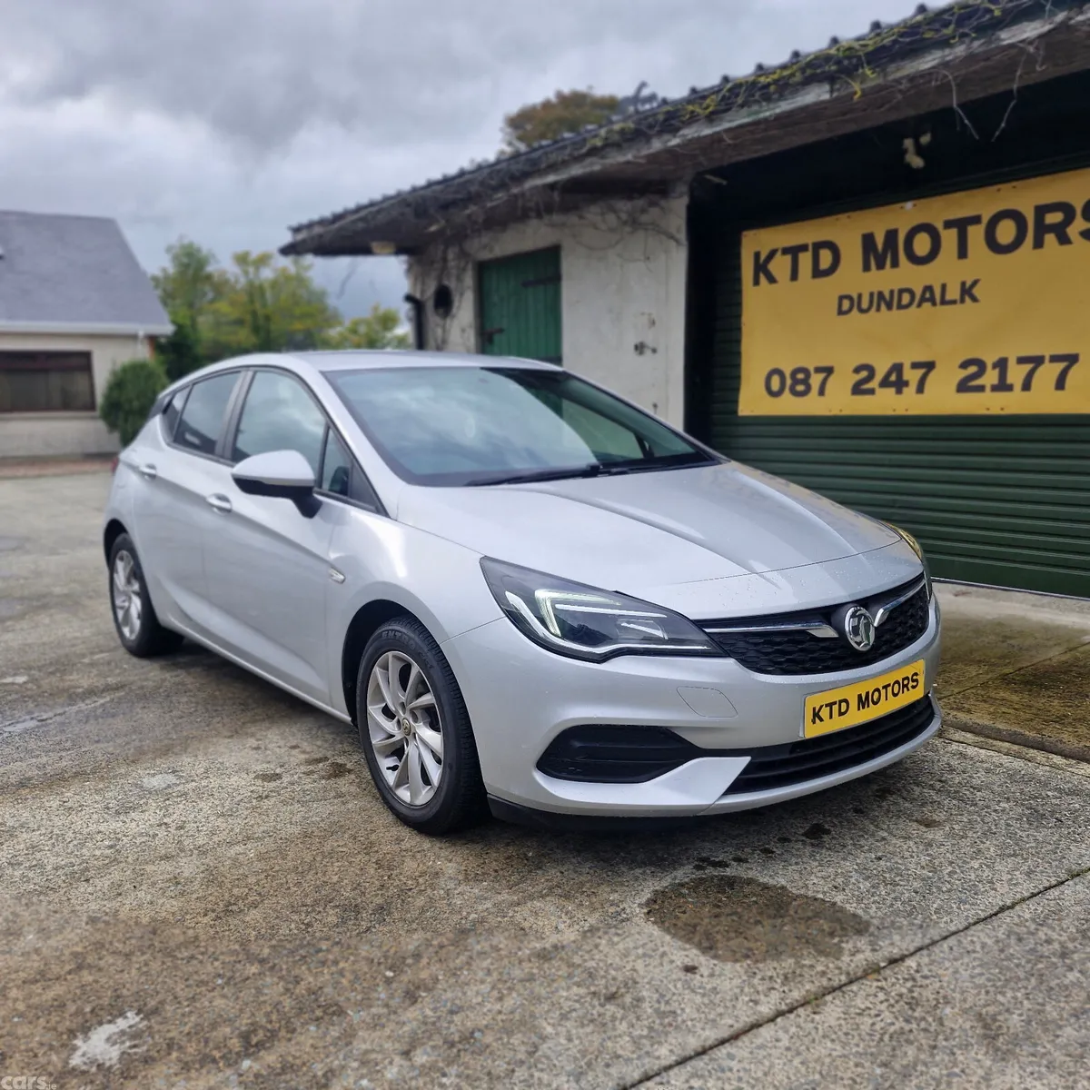 Vauxhall Astra Hatchback, Diesel, 2020, Silver