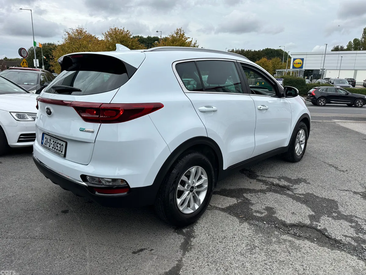 Kia Sportage SUV, Diesel Hybrid, 2021, White