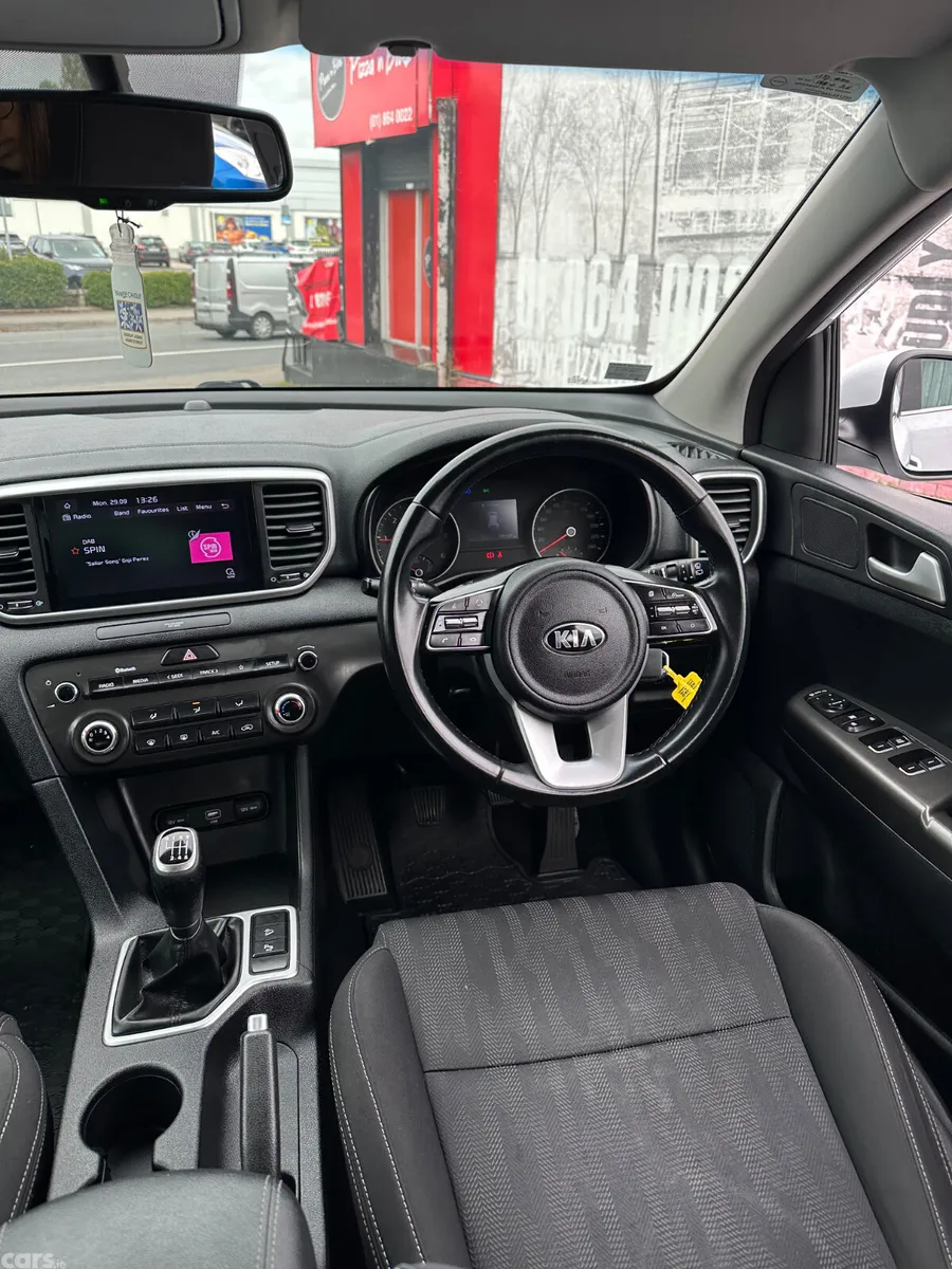 Kia Sportage SUV, Diesel Hybrid, 2021, White