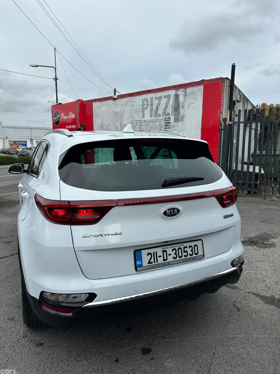 Kia Sportage SUV, Diesel Hybrid, 2021, White