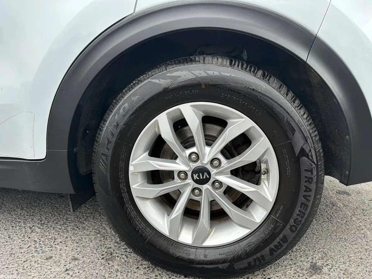 Kia Sportage SUV, Diesel Hybrid, 2021, White