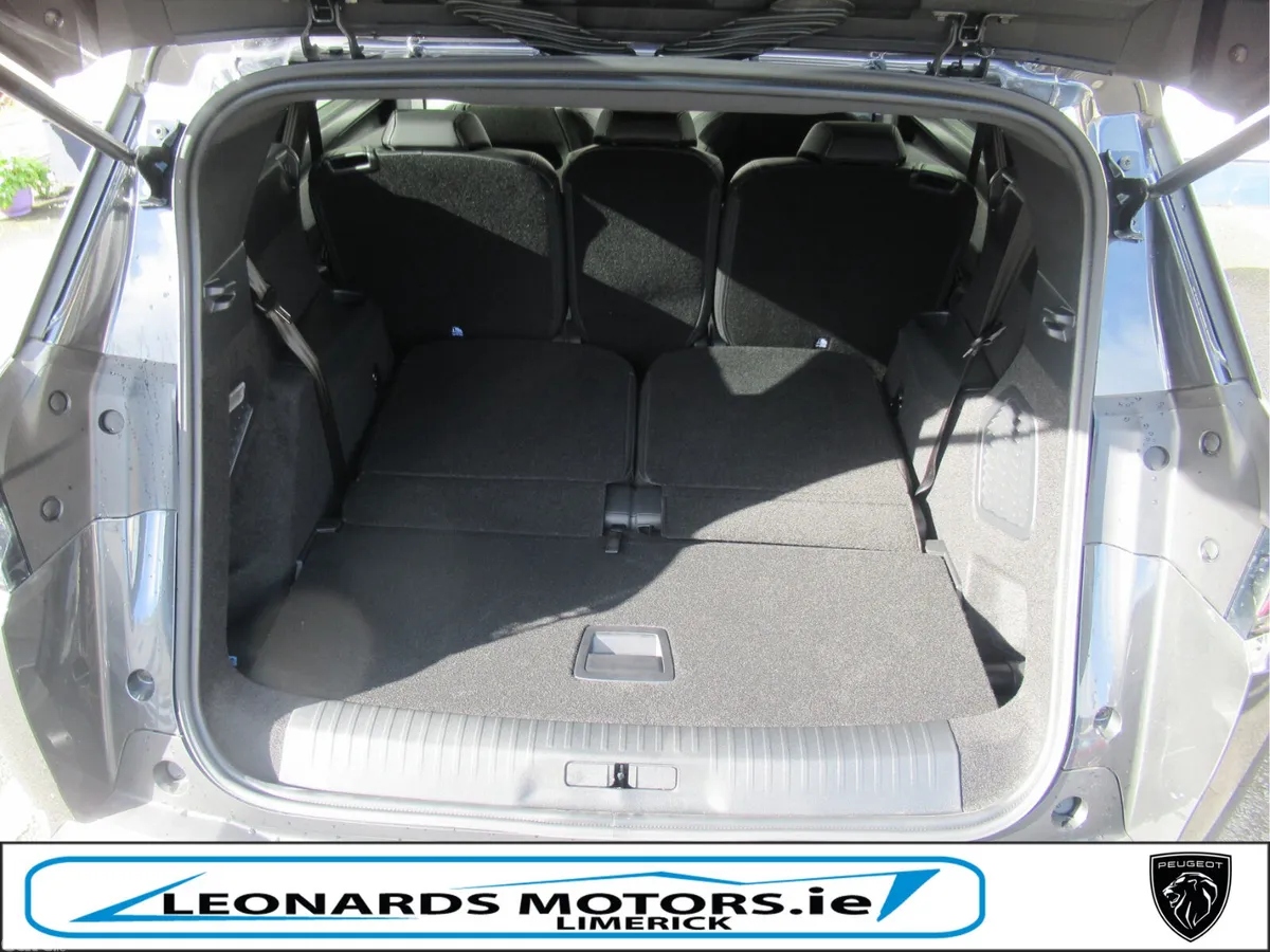 Peugeot 5008 SUV, Petrol Hybrid, 2025, Black