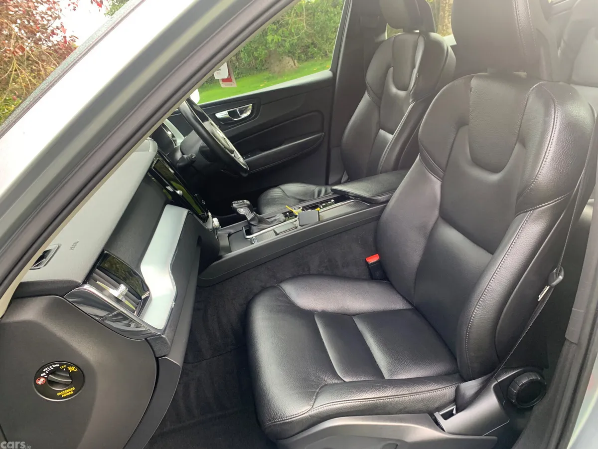Volvo XC60 SUV, Diesel, 2018, Silver