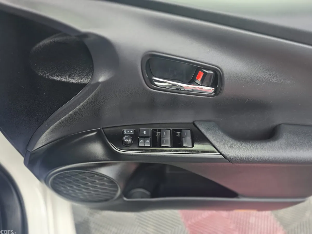 Toyota Prius Hatchback, Petrol Hybrid, 2020, White