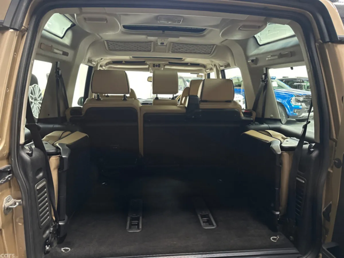 Land Rover Discovery SUV, Diesel, 2004, Gold