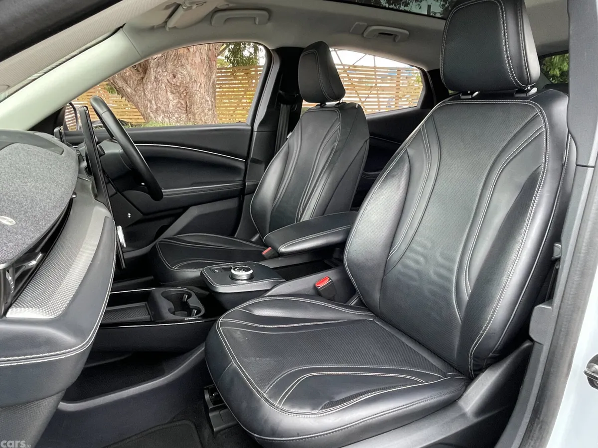 Ford Mustang Mach-E Hatchback, Electric, 2022, White