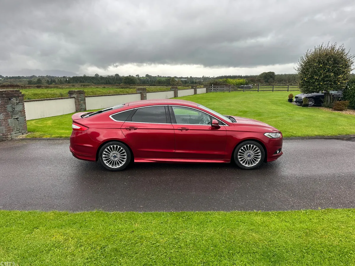 Ford Mondeo Hatchback, Diesel, 2015, Red