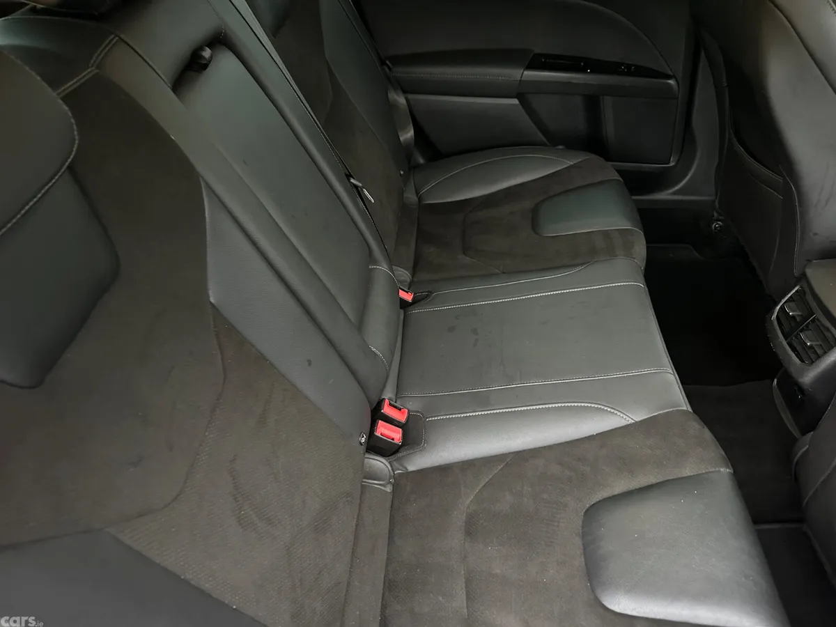 Ford Mondeo Hatchback, Diesel, 2015, Red