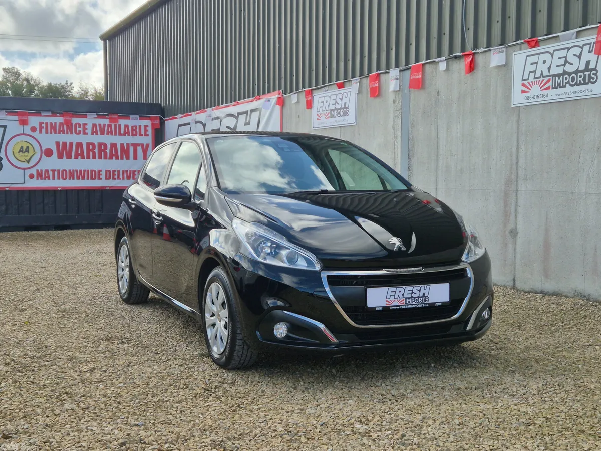 Peugeot 208 Hatchback, Petrol, 2017, Black