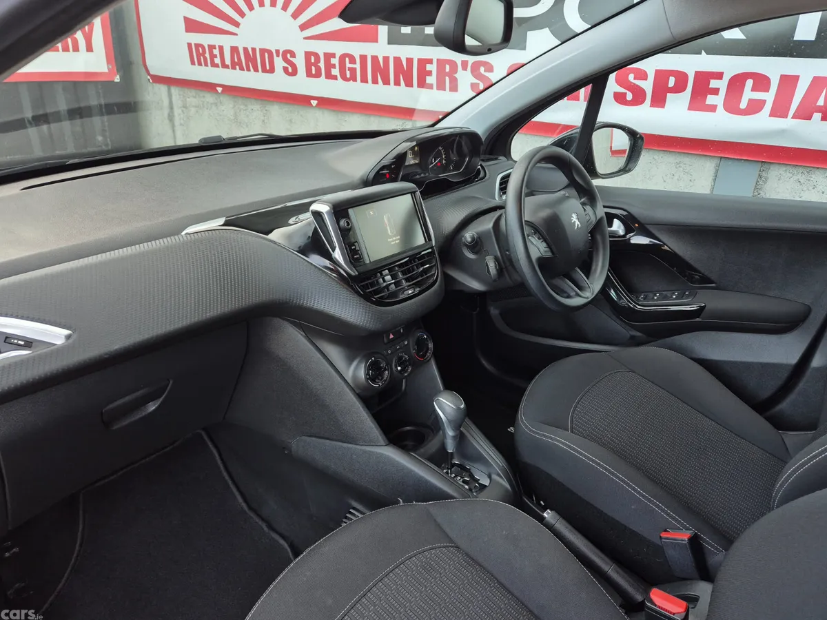 Peugeot 208 Hatchback, Petrol, 2017, Black