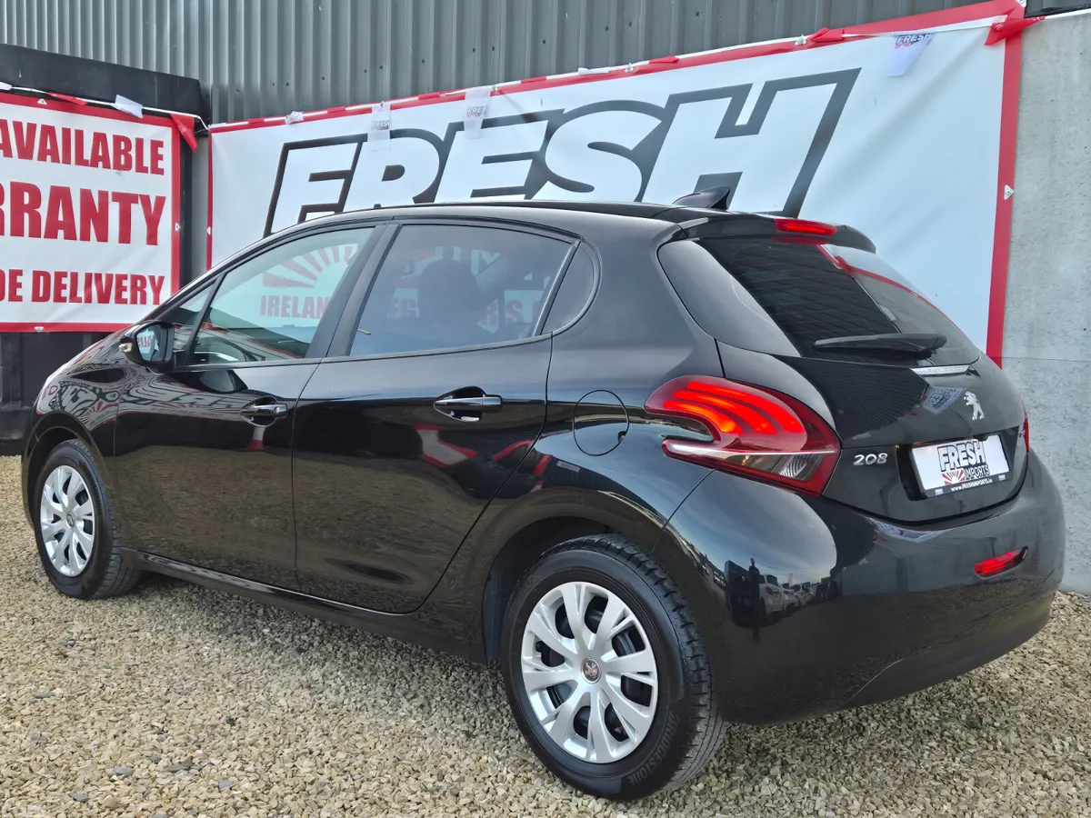 Peugeot 208 Hatchback, Petrol, 2017, Black