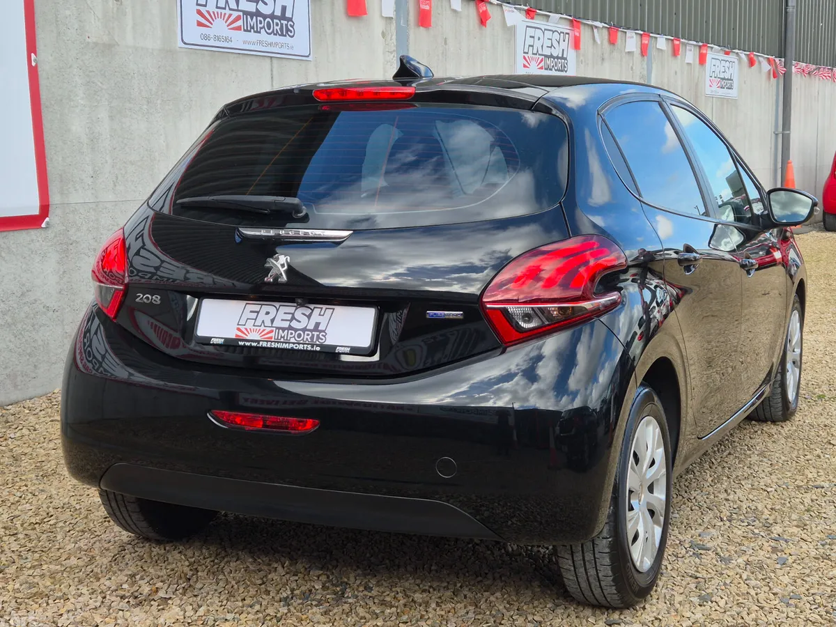 Peugeot 208 Hatchback, Petrol, 2017, Black