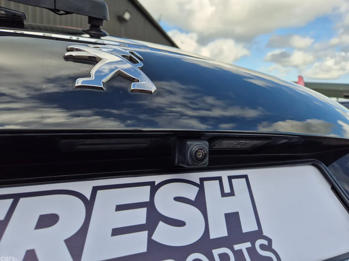 Peugeot 208 Hatchback, Petrol, 2017, Black