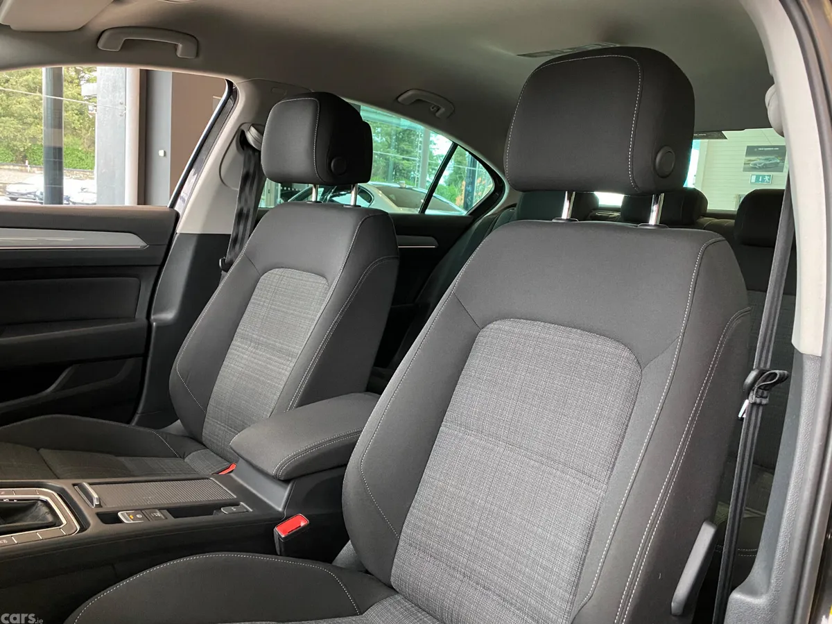Volkswagen Passat Saloon, Diesel, 2021, Grey
