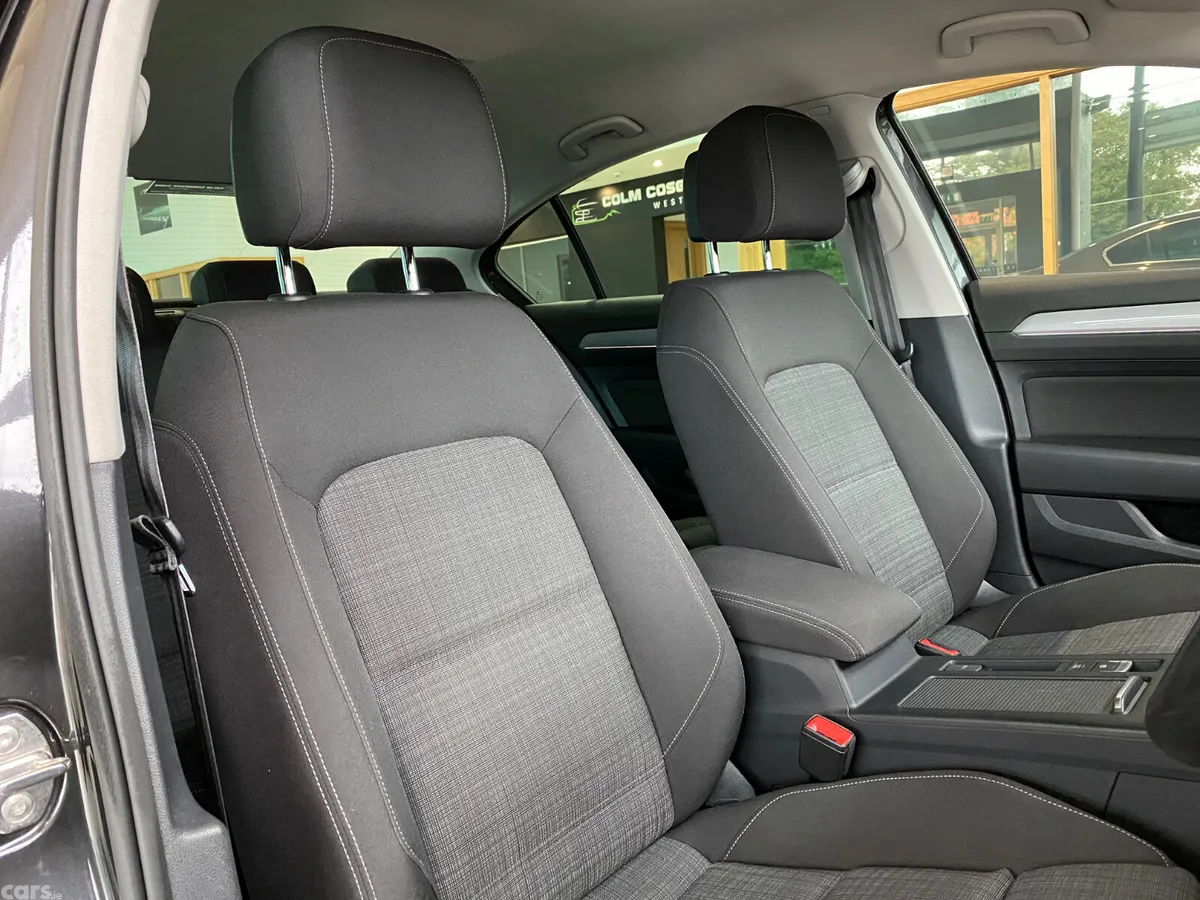 Volkswagen Passat Saloon, Diesel, 2021, Grey
