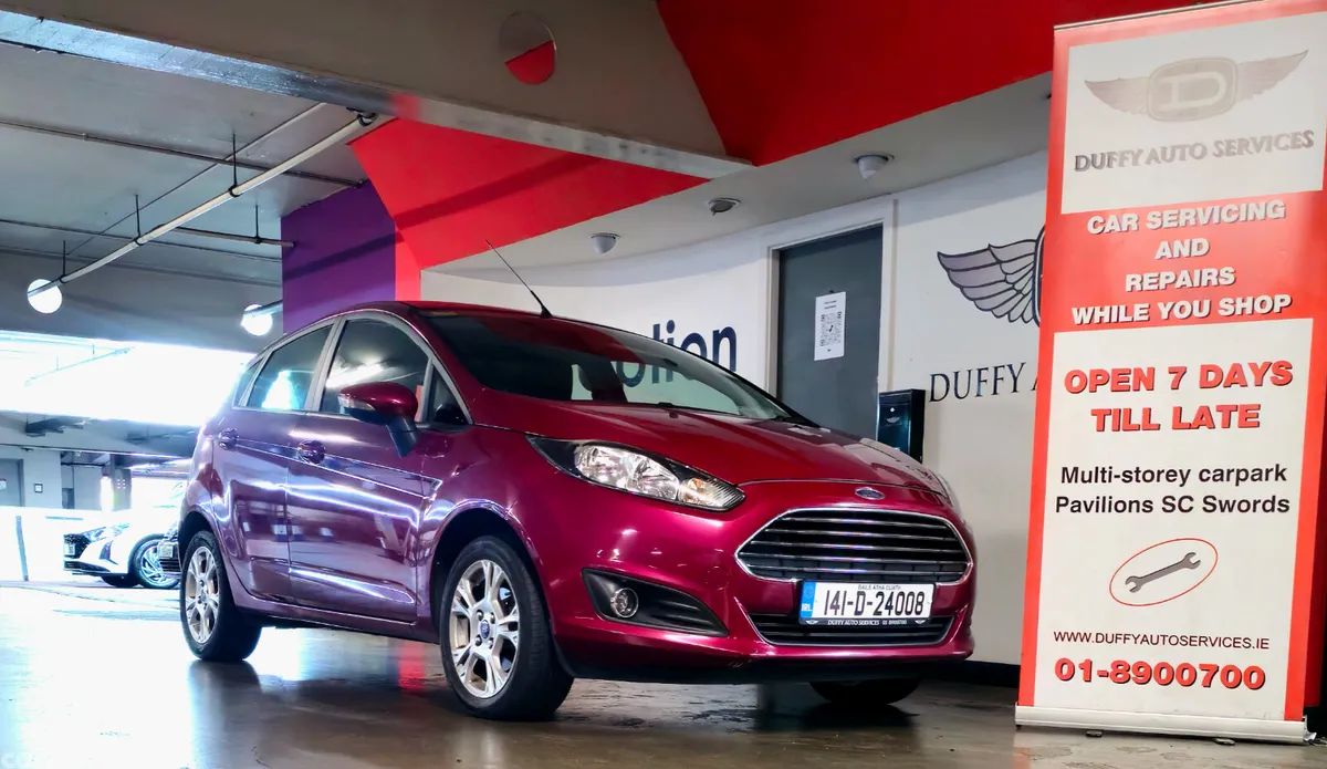 Ford Fiesta Hatchback, Petrol, 2014, Red