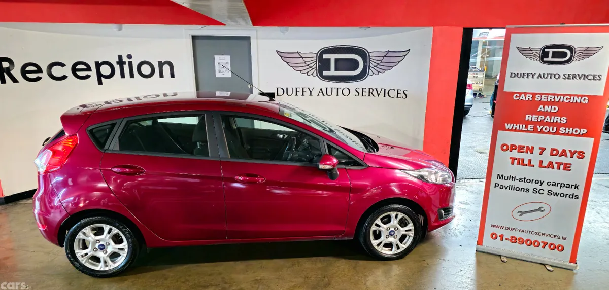 Ford Fiesta Hatchback, Petrol, 2014, Red