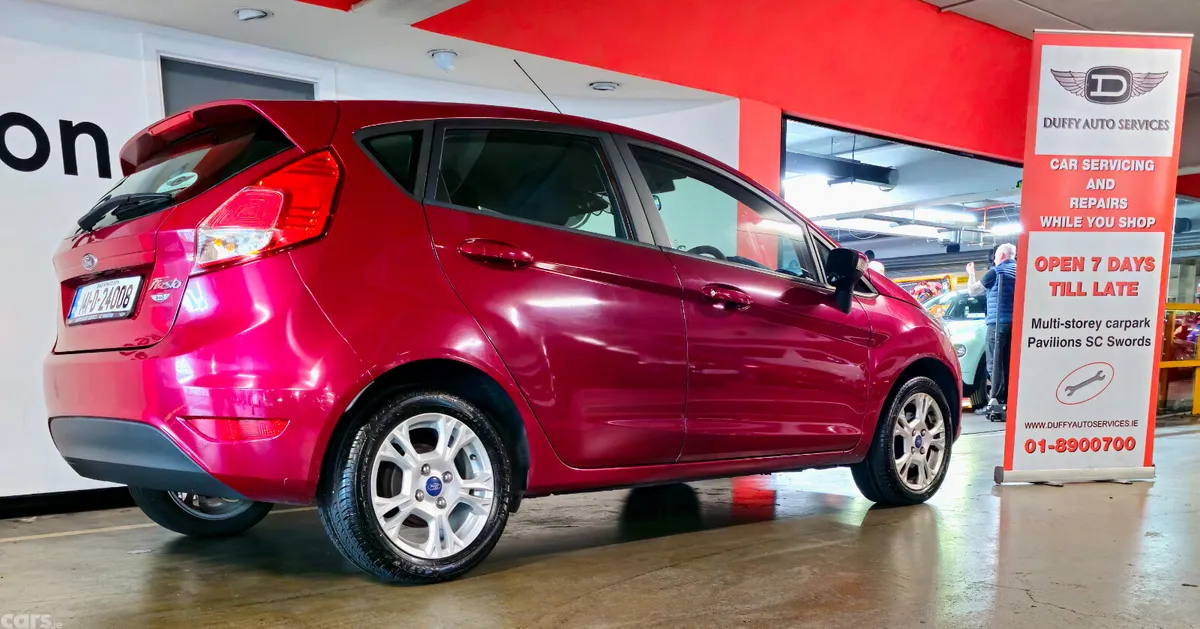 Ford Fiesta Hatchback, Petrol, 2014, Red