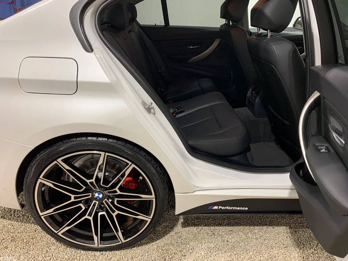 BMW 3-Series Saloon, Diesel, 2018, White