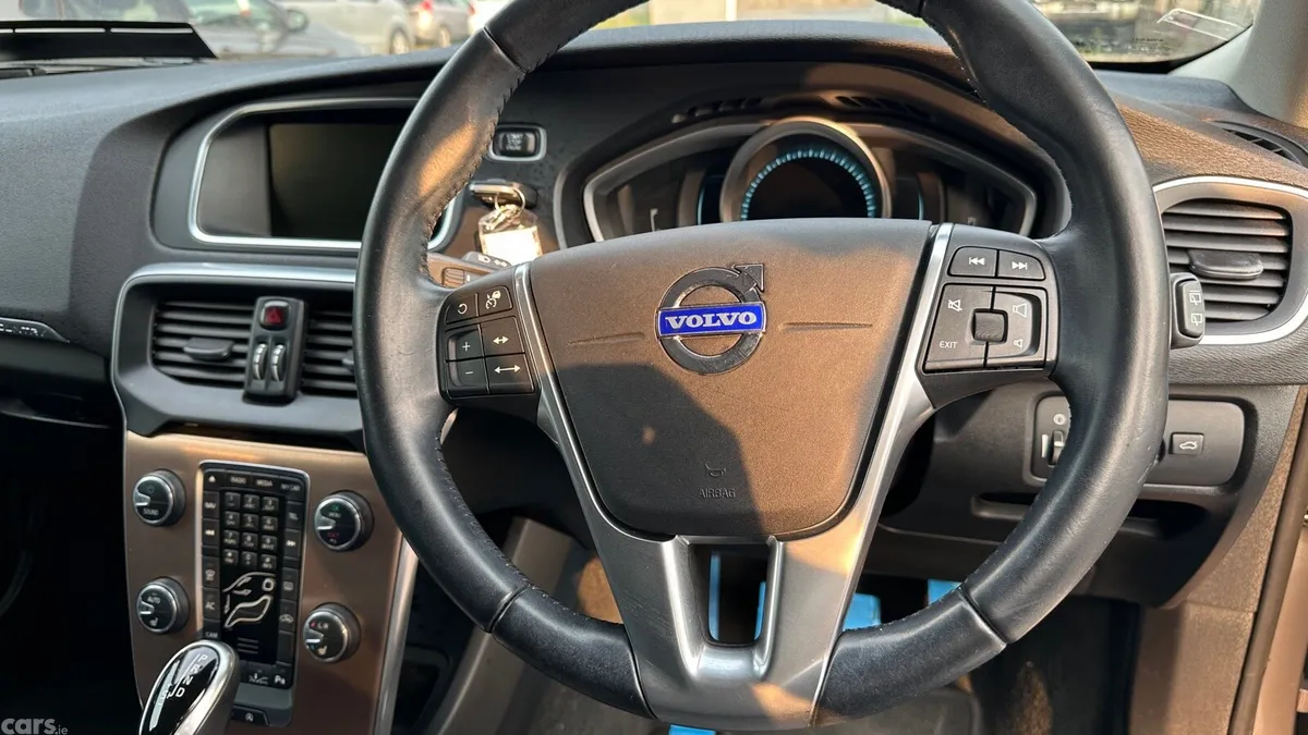 Volvo V40 Hatchback, Petrol, 2014, Brown