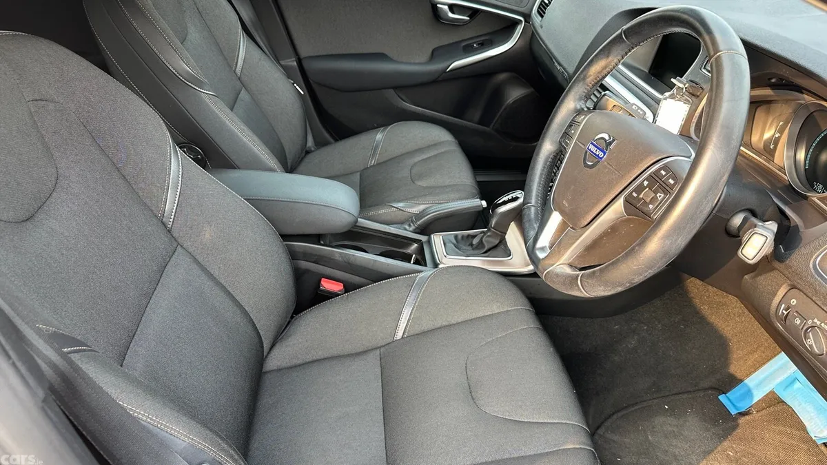 Volvo V40 Hatchback, Petrol, 2014, Brown