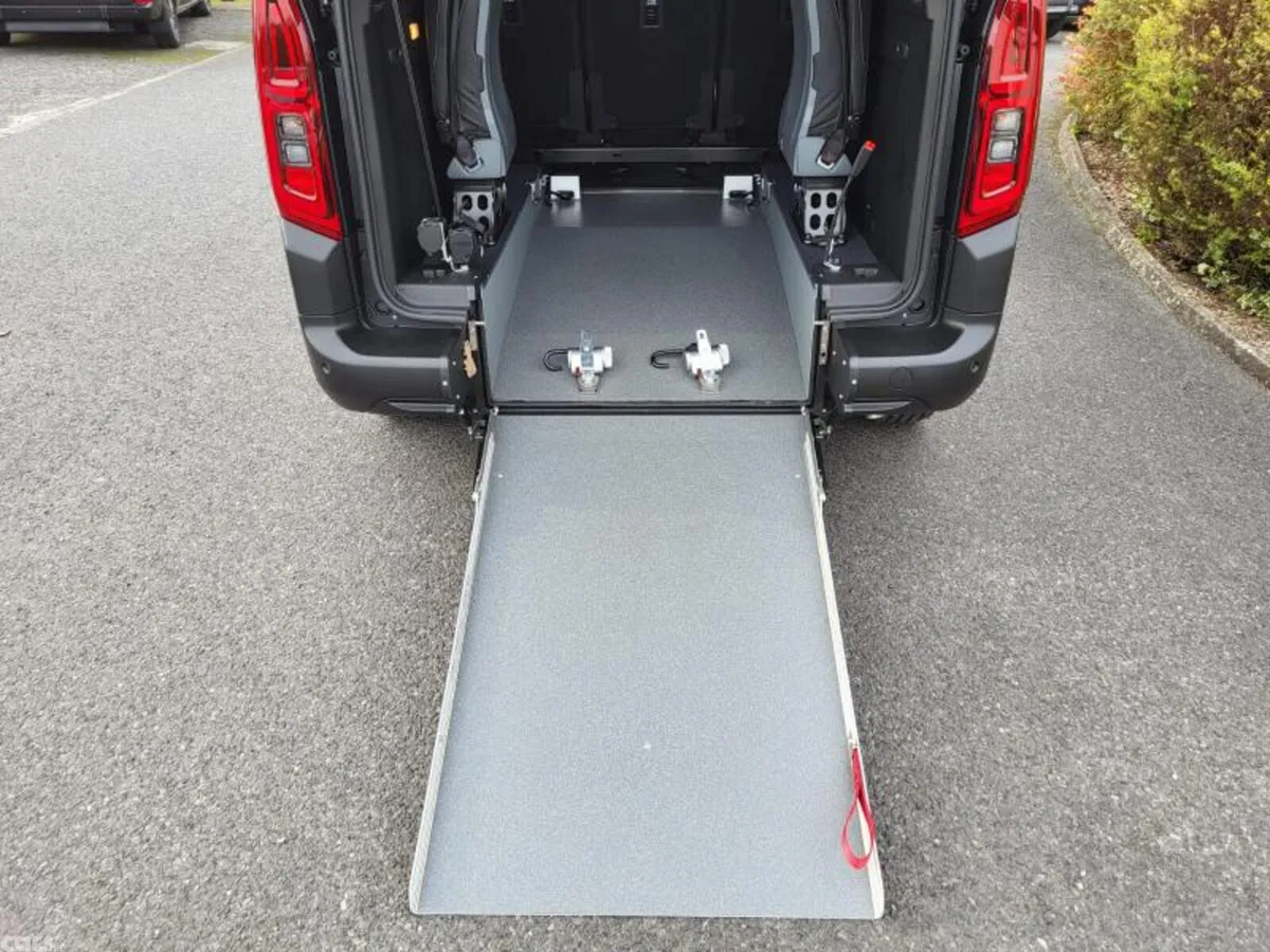 Citroen Berlingo Multispace MPV, Diesel, 2026, Black