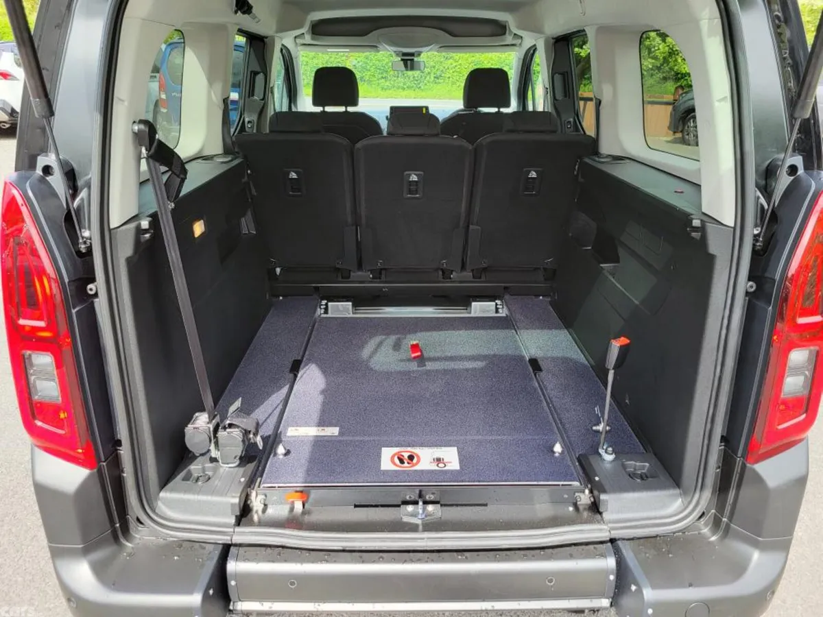 Citroen Berlingo MPV, Diesel, 2025, Black