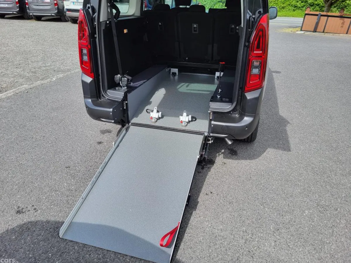 Citroen Berlingo MPV, Diesel, 2025, Black