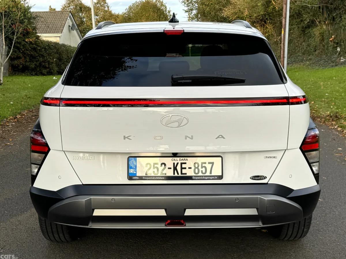 Hyundai KONA MPV, Petrol Hybrid, 2025, White